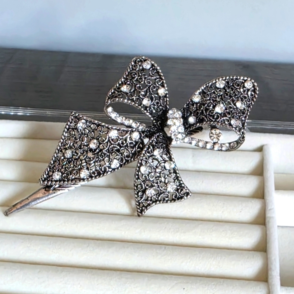 Antique Finish Victorian style Filigree Rhinestone Bow Hair Clip / Scarf Clip